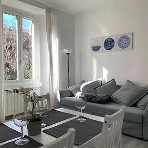  Appartamento Esclusivo Trilocale Nel Cuore Di Porta Venezia Italia